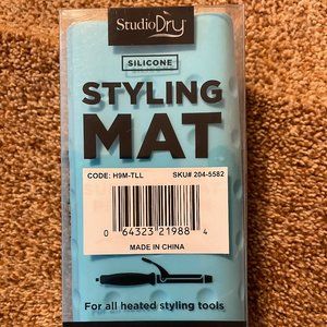 Studio Dry - Silicone Styling Mat 21 x 16 cm - Blue- For Heated Styling …